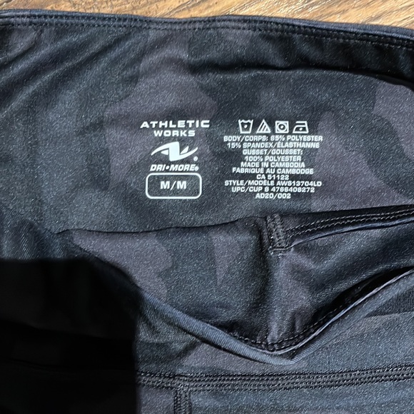 Black camo print leggings - Picture 2 of 3